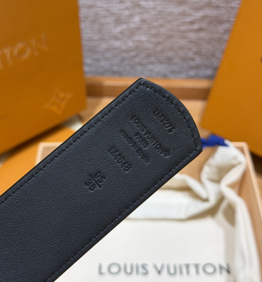 루이비통 LV 이니셜 모노그램 40mm 벨트 상세 이미지 5