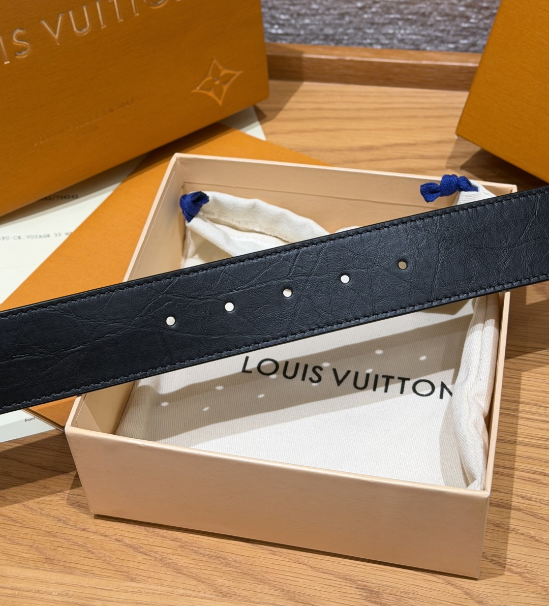 루이비통 LV 이니셜 모노그램 40mm 벨트 상세 이미지 6