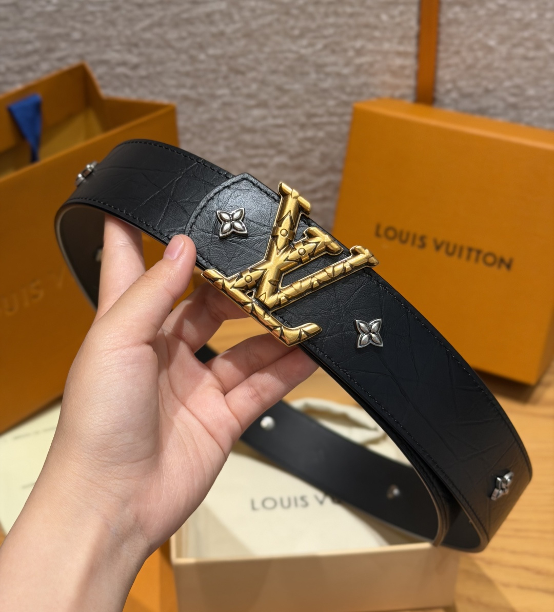 루이비통 LV 이니셜 토리옹 가죽 벨트 상세 이미지 9