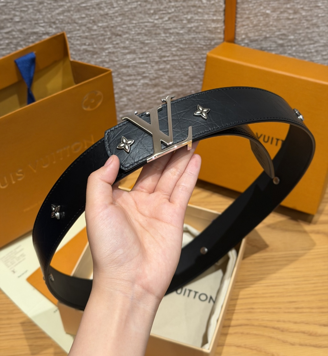 루이비통 LV 모노그램 버클 트리옹 가죽 벨트 상세 이미지 9