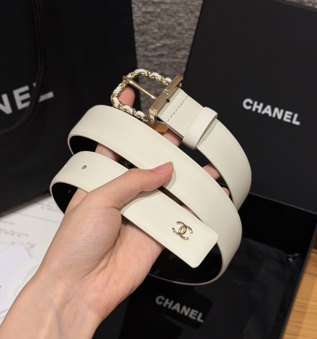 香家 Calfskin & Metal Belt 30mm 皮质腰带 采用光滑小牛皮打造