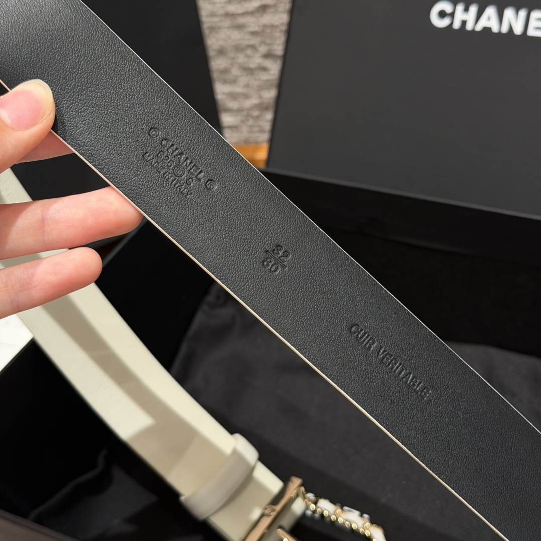香家 Calfskin & Metal Belt 30mm 皮质腰带 采用光滑小牛皮打造