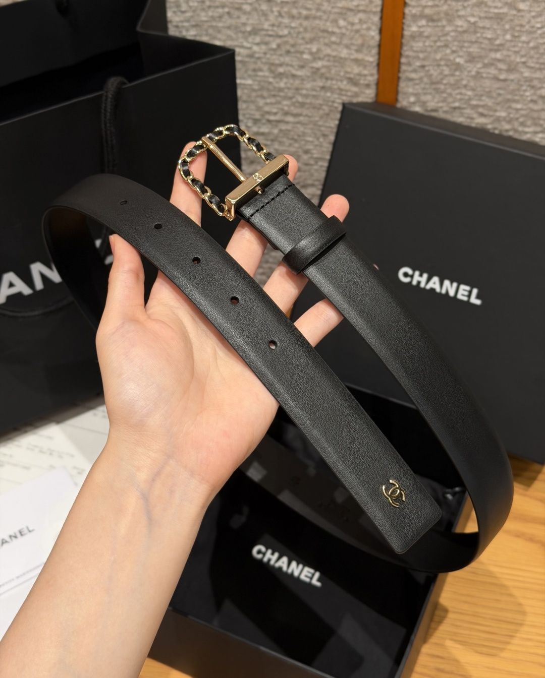 香家 Calfskin & Metal Belt 30mm 皮质腰带 采用光滑小牛皮打造 搭配穿皮链条装饰针扣-Chinese UA Cheap High Quatity Brand Clothes Bags handbags Sneakers wholesale wholesaler seller from China Factory suppliers Fashion Clothing Shoes best Quality Beautiful Price 香家 Calfskin & Metal Belt 30mm 皮质腰带 采用光滑小牛皮打造 搭配穿皮链条装饰针扣