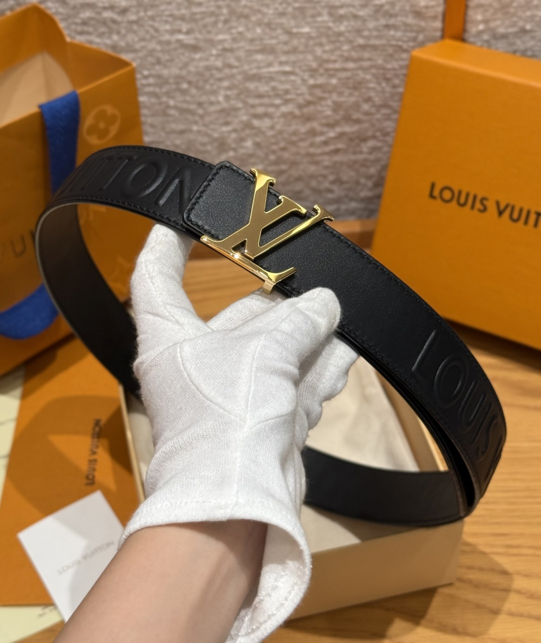 루이비통 LV커넥트 40mm 리버시블 카프스킨 벨트 상세 이미지 9