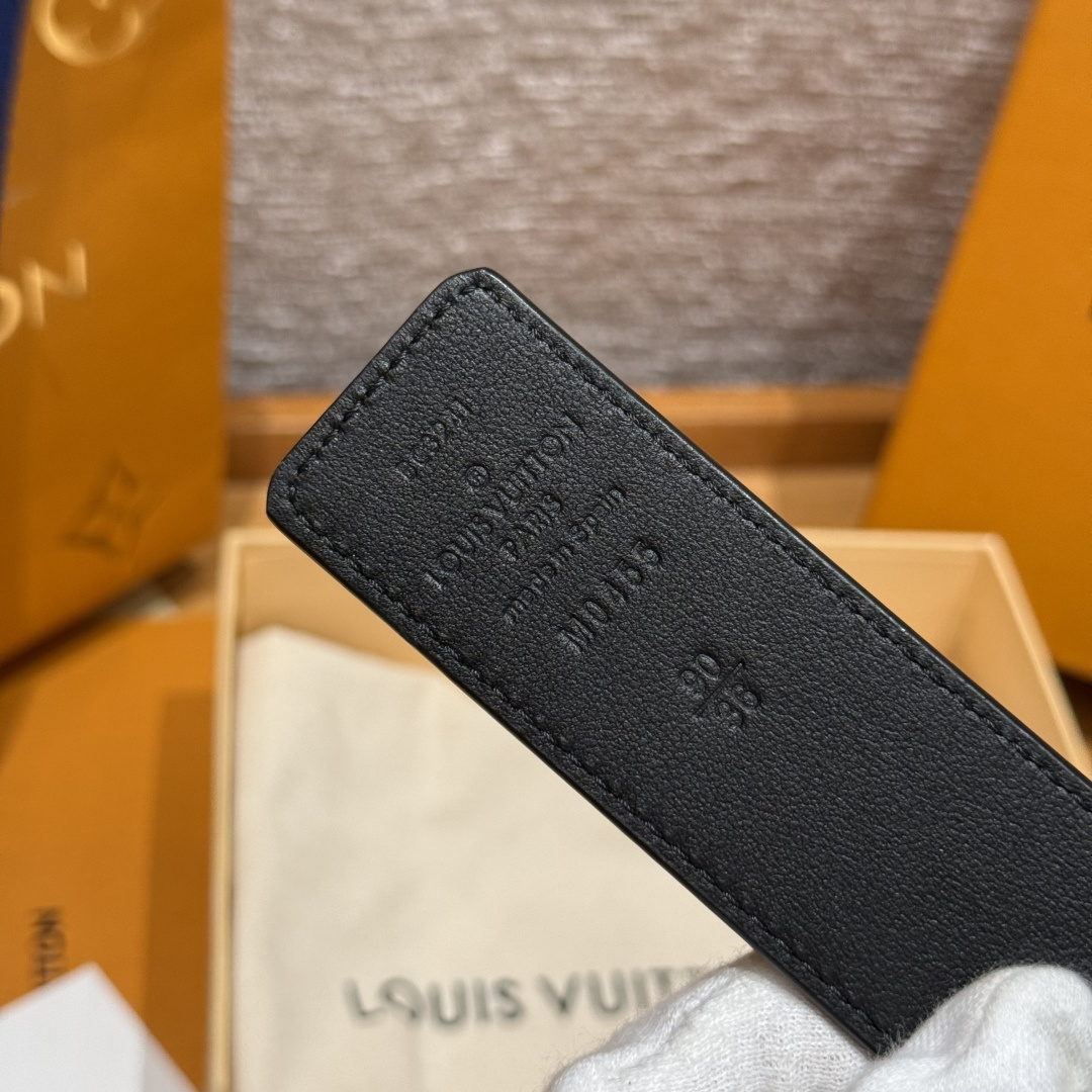 루이비통 LV커넥트 40mm 리버시블 카프스킨 벨트 상세 이미지 5