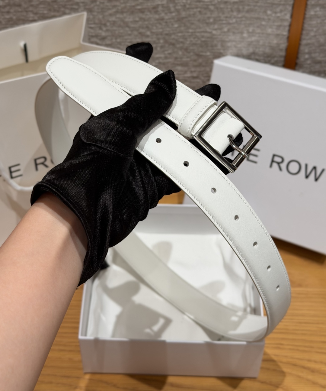 THE ROWClassic Leather Belt 30mm 经典皮带 采用光滑小牛皮革制成-Top High Quatity Cheap Sneakers Fashion Clothing Clothes Bags handbags Shoes of all Brand wholesale With The best Quality And Beautiful Price from China Factory Chinese suppliers wholesaler seller THE ROWClassic Leather Belt 30mm 经典皮带 采用光滑小牛皮革制成
