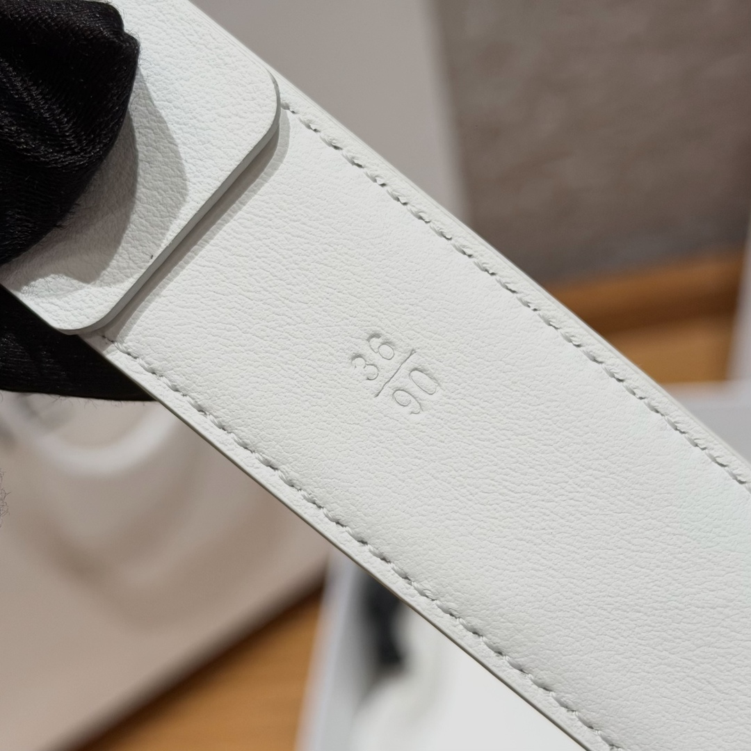THE ROWClassic Leather Belt 30mm 经典皮带-莆田鞋,莆田鞋货源,高仿鞋,高仿鞋货源,安福档口,莆田高仿鞋,莆田鞋批发,高仿鞋批发,莆田高仿运动鞋,高仿运动鞋,莆田运动鞋 THE ROWClassic Leather Belt 30mm 经典皮带