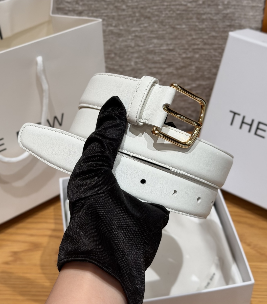 THE ROWClassic Leather Belt 30mm 经典皮革腰带-Top High Quatity Cheap Sneakers Fashion Clothing Clothes Bags handbags Shoes of all Brand wholesale With The best Quality And Beautiful Price from China Factory Chinese suppliers wholesaler seller THE ROWClassic Leather Belt 30mm 经典皮革腰带