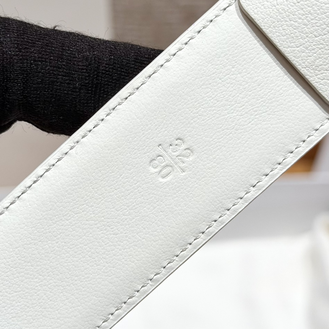 THE ROWClassic Leather Belt 30mm 经典皮革腰带-Top High Quatity Cheap Sneakers Fashion Clothing Clothes Bags handbags Shoes of all Brand wholesale With The best Quality And Beautiful Price from China Factory Chinese suppliers wholesaler seller THE ROWClassic Leather Belt 30mm 经典皮革腰带
