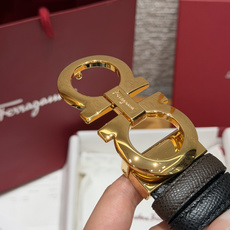 菲拉✨双面可调式Gancini皮带35mm采用双面设计,缀以Gancini扣饰,演绎多变穿搭风格。长度可 菲拉✨双面可调式Gancini皮带35mm采用双面设计,缀以Gancini扣饰,演绎多变穿搭风格。长度可