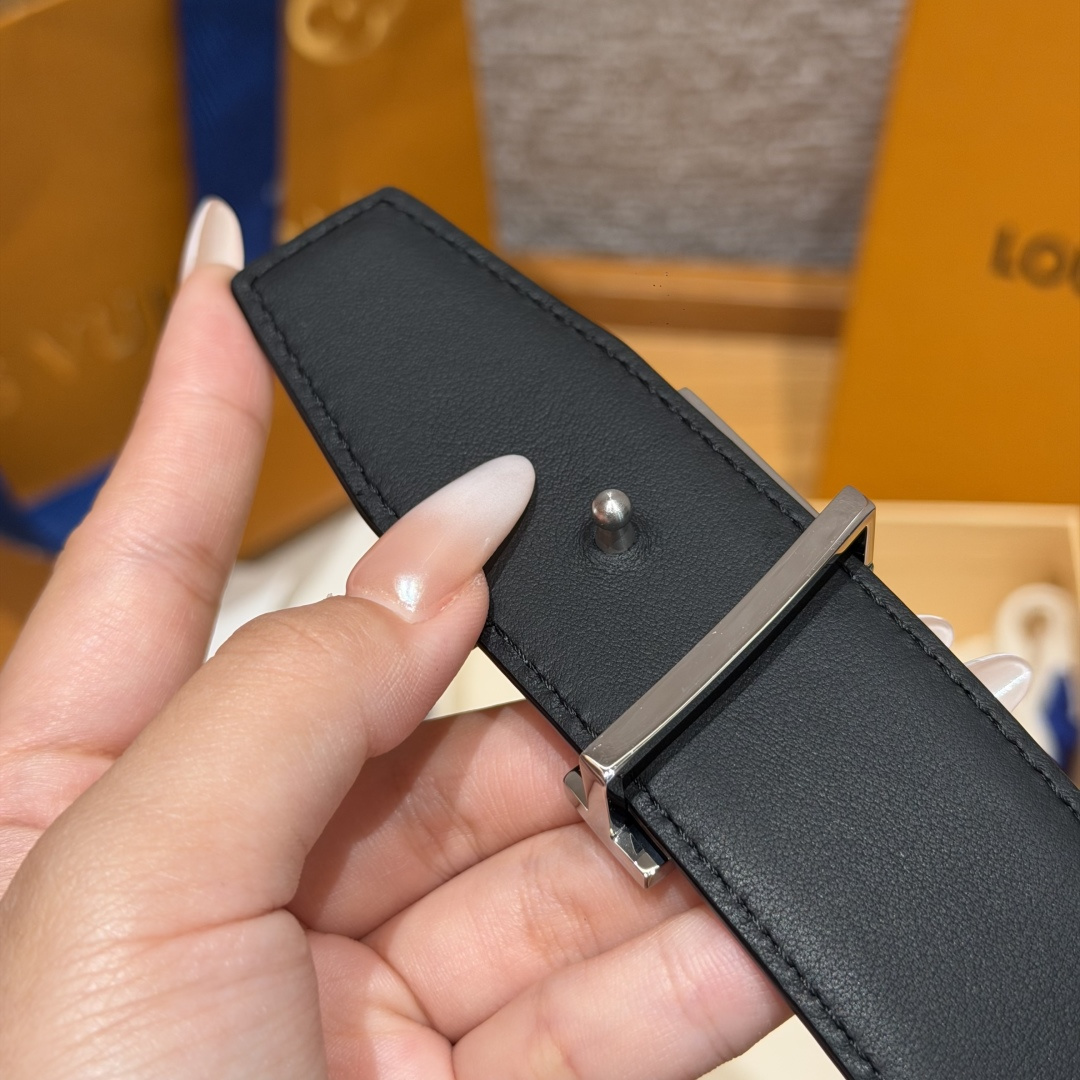 루이비통 LV 이니셜 리버시블 송아지가죽 벨트 40MM 상세 이미지 5