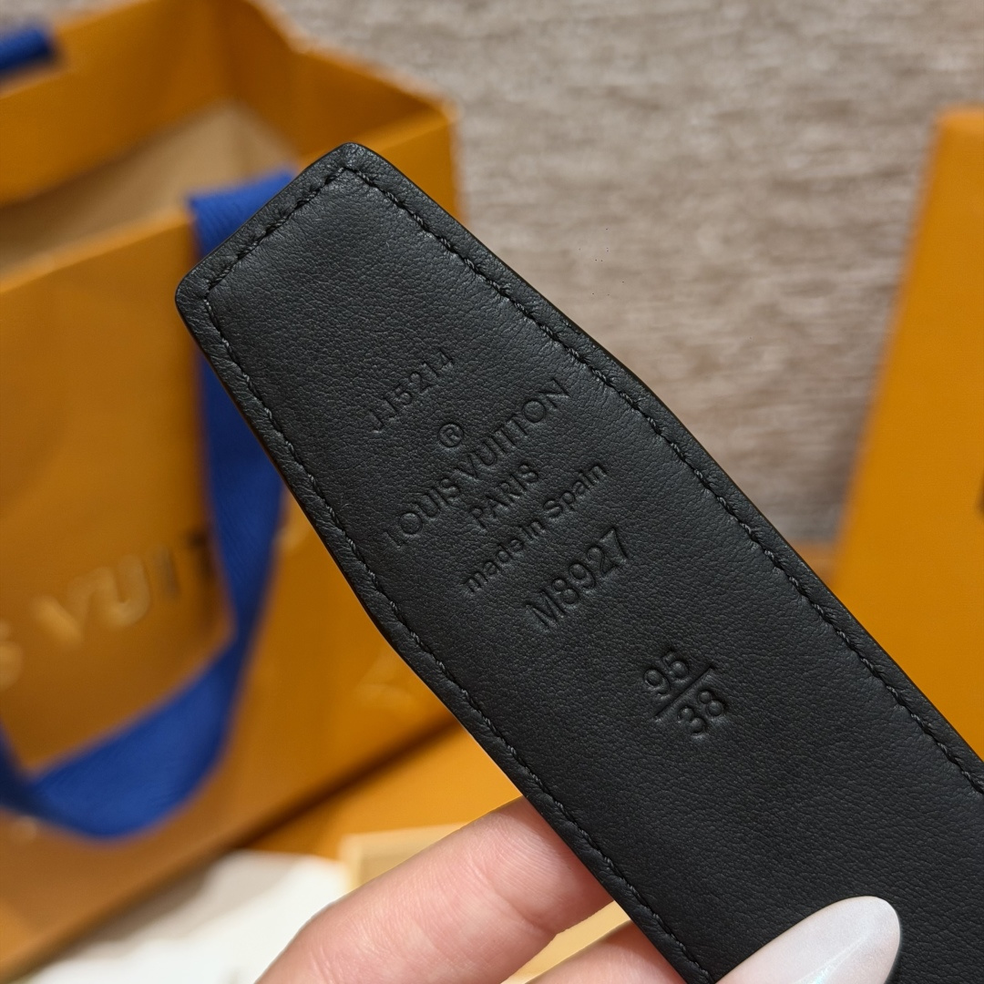 루이비통 LV 이니셜 리버시블 송아지가죽 벨트 40MM 상세 이미지 8
