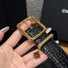 香家✨ Leather Belt with CC Charm,Crocodile Embossed Ca 香家✨ Leather Belt with CC Charm,Crocodile Embossed Ca