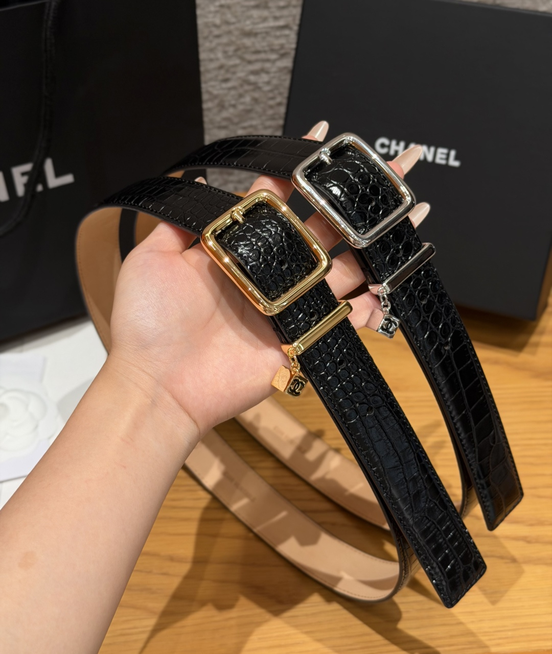 🤩香家✨ Leather Belt with CC Charm,Crocodile Embossed C