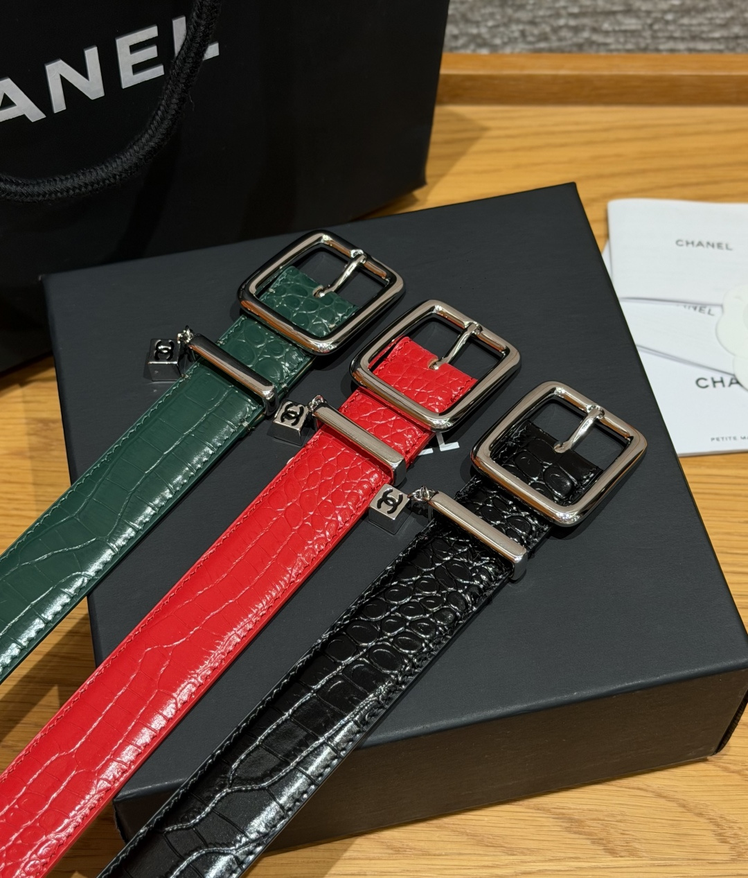 🤩香家✨ Leather Belt with CC Charm,Crocodile Embossed C