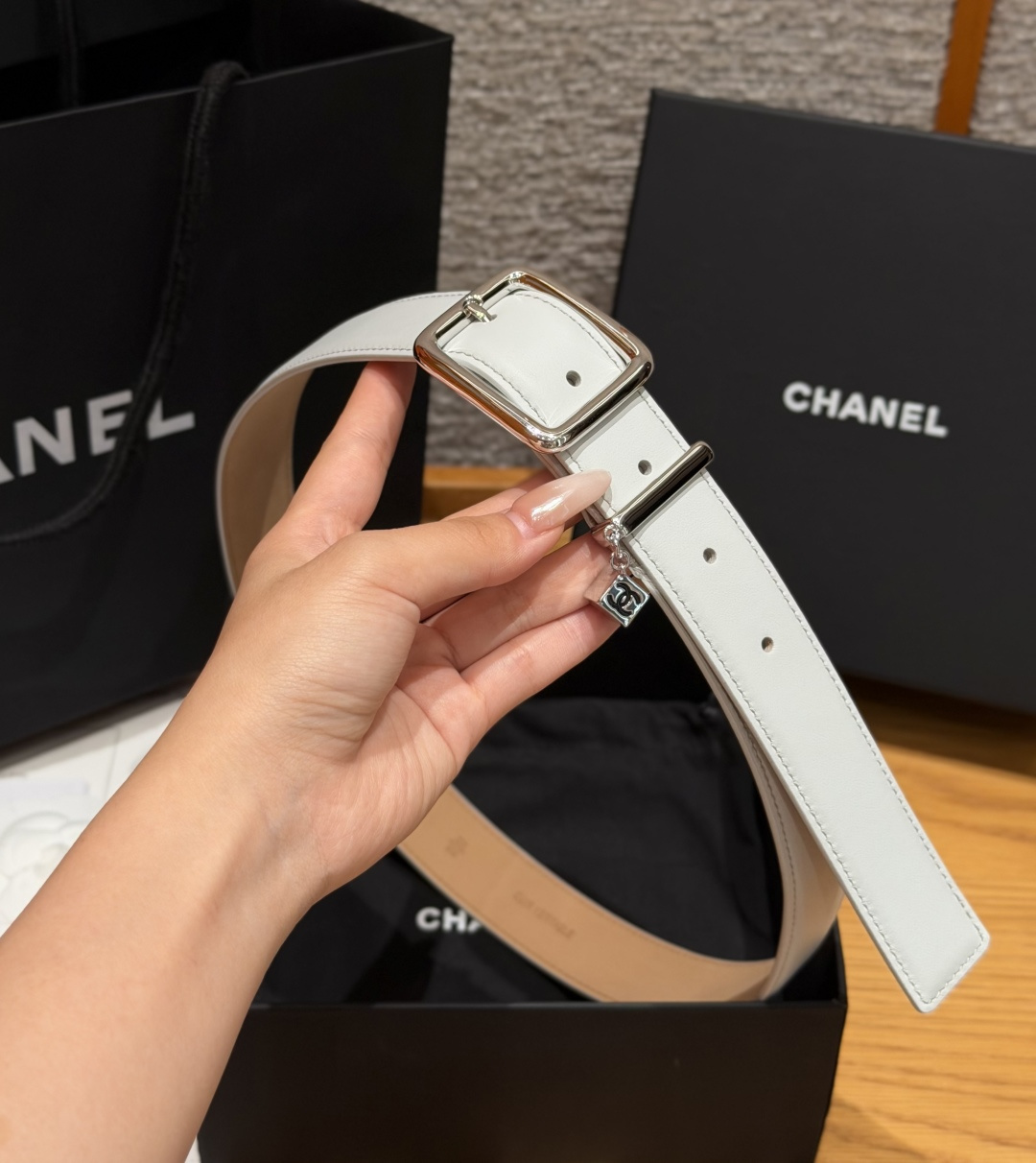 香家✨Leather Belt with CC Charm, Calfskin 30mm 带双C吊饰的皮 香家✨Leather Belt with CC Charm, Calfskin 30mm 带双C吊饰的皮