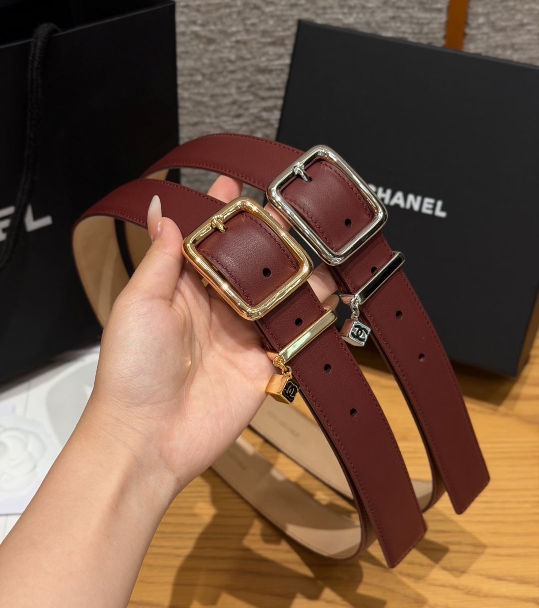 香家✨Leather Belt with CC Charm, Calfskin 30mm 带双C吊饰的皮