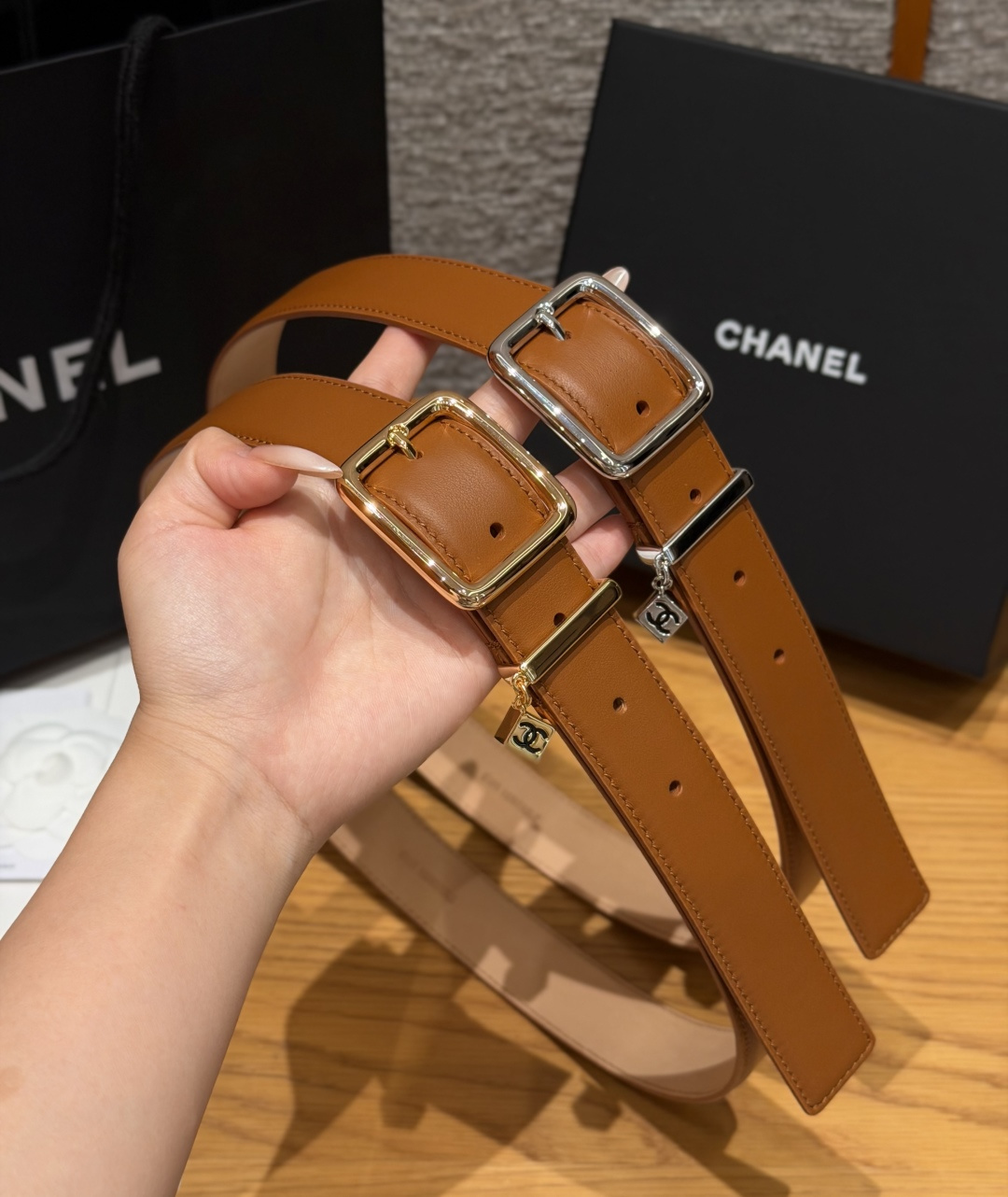 香家✨Leather Belt with CC Charm, Calfskin 30mm 带双C吊饰的皮