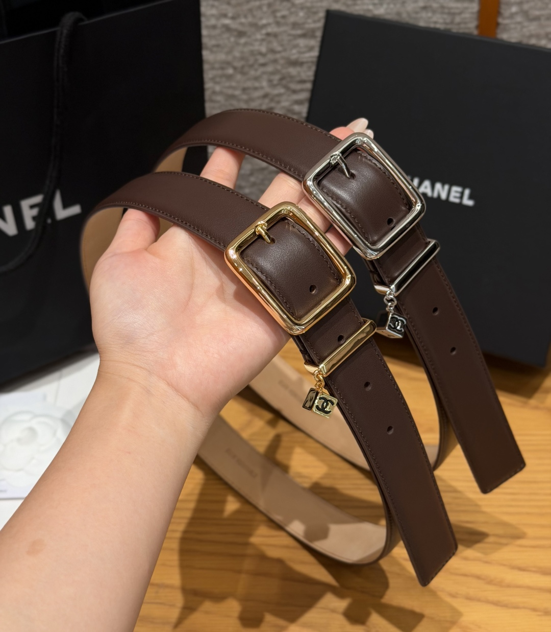 香家✨Leather Belt with CC Charm, Calfskin 30mm 带双C吊饰的皮