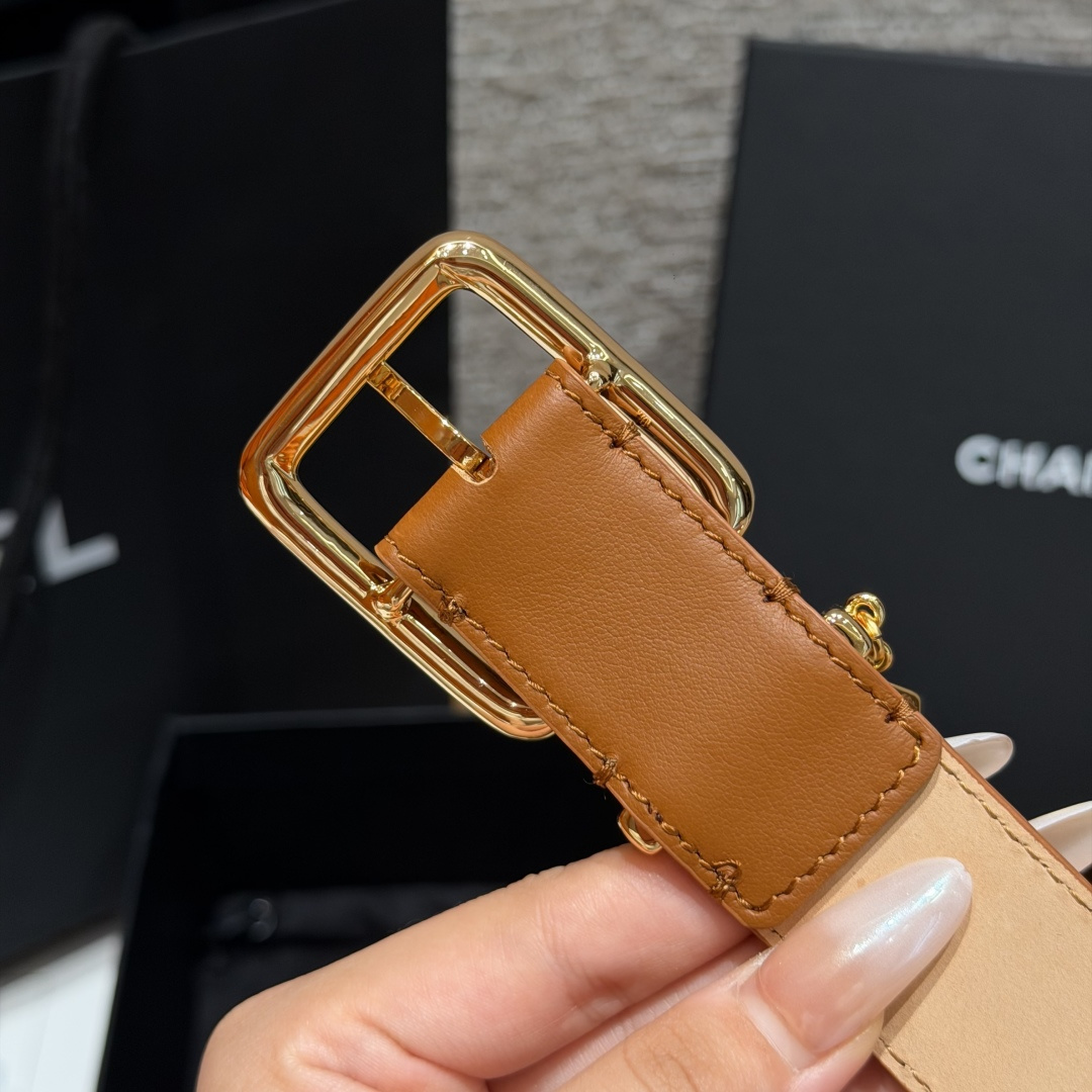 香家✨Leather Belt with CC Charm, Calfskin 30mm 带双C吊饰的皮
