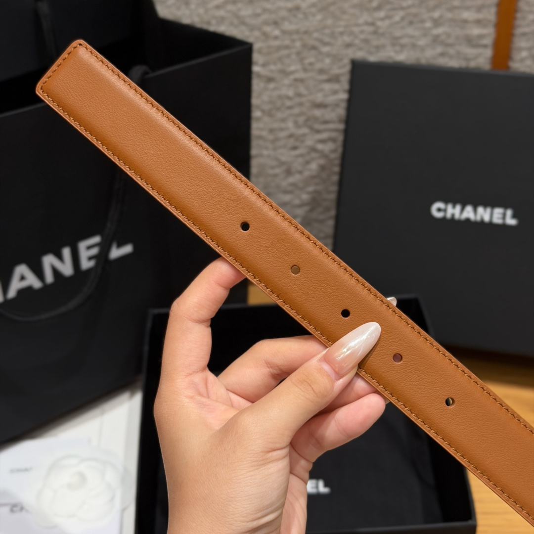 香家✨Leather Belt with CC Charm, Calfskin 30mm 带双C吊饰的皮