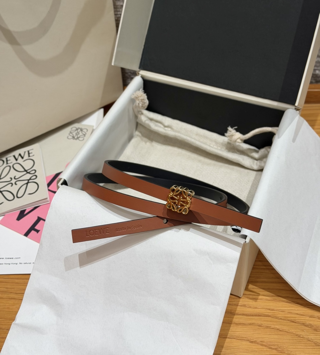 意威家✨ Reversible Anagram Belt in Smooth Calfskin 10mm