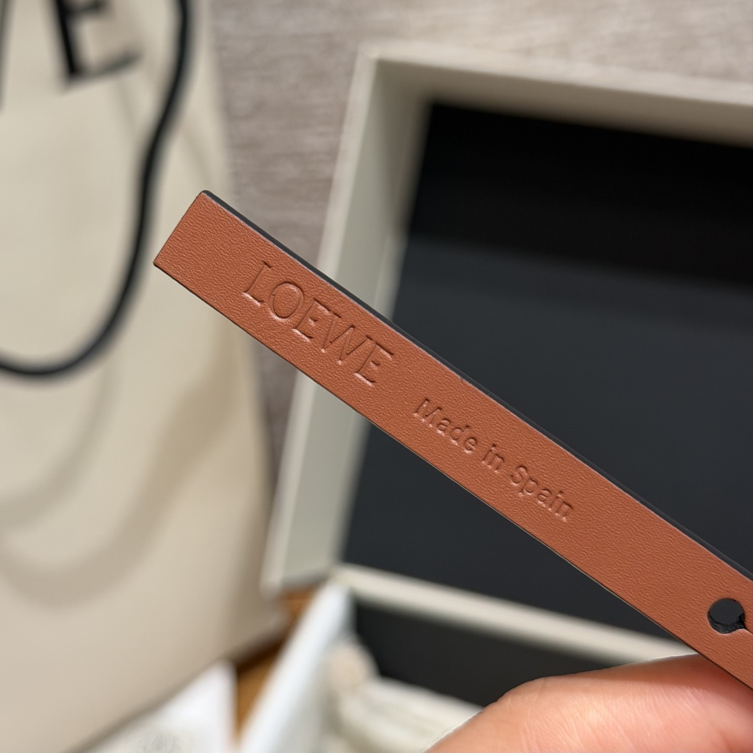 意威家✨ Reversible Anagram Belt in Smooth Calfskin 10mm