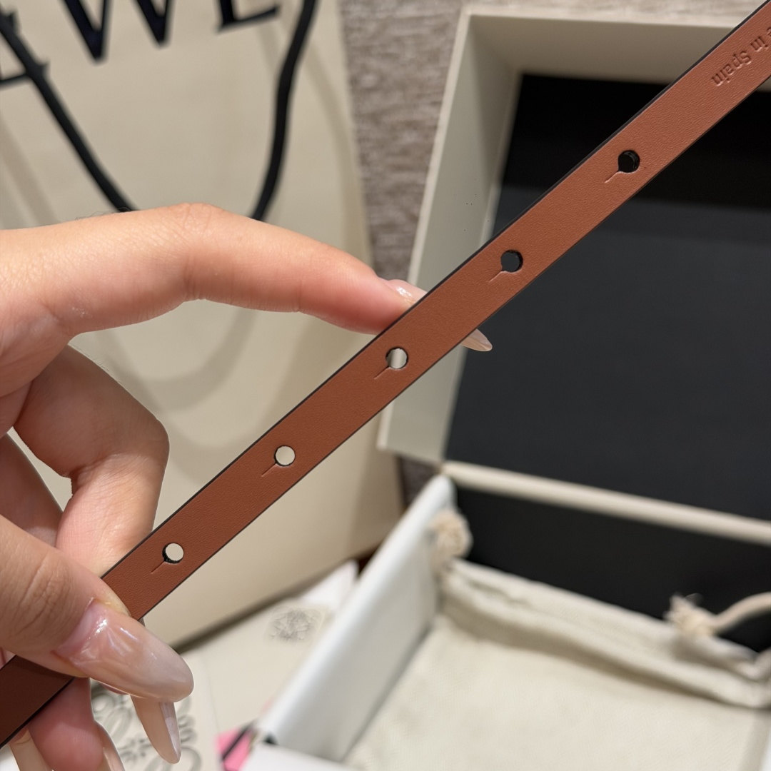 意威家✨ Reversible Anagram Belt in Smooth Calfskin 10mm