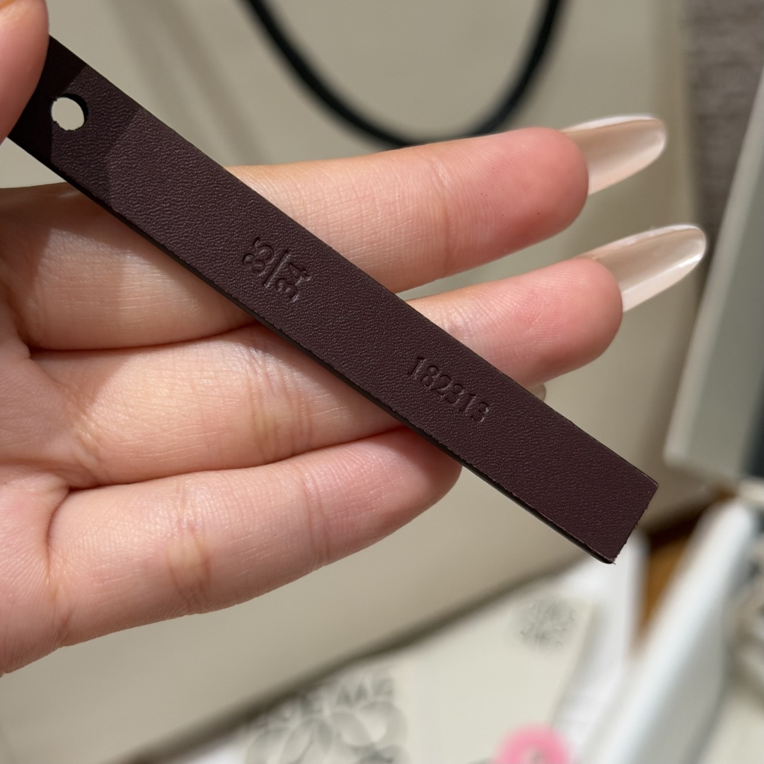 意威家✨ Reversible Anagram Belt in Smooth Calfskin 10mm