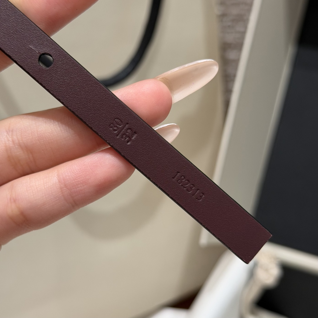 意威家✨ Reversible Anagram Belt in Smooth Calfskin 10mm