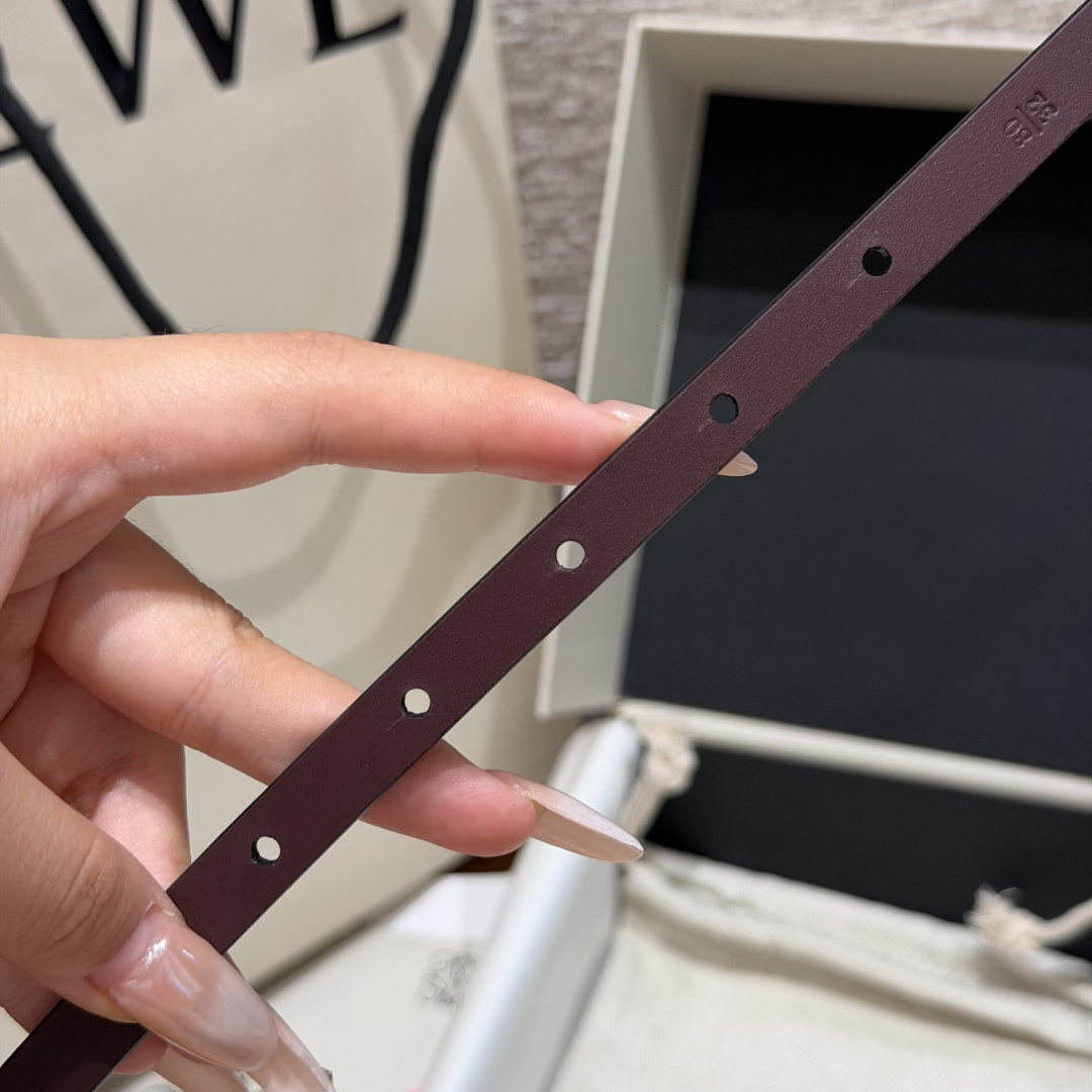 意威家✨ Reversible Anagram Belt in Smooth Calfskin 10mm