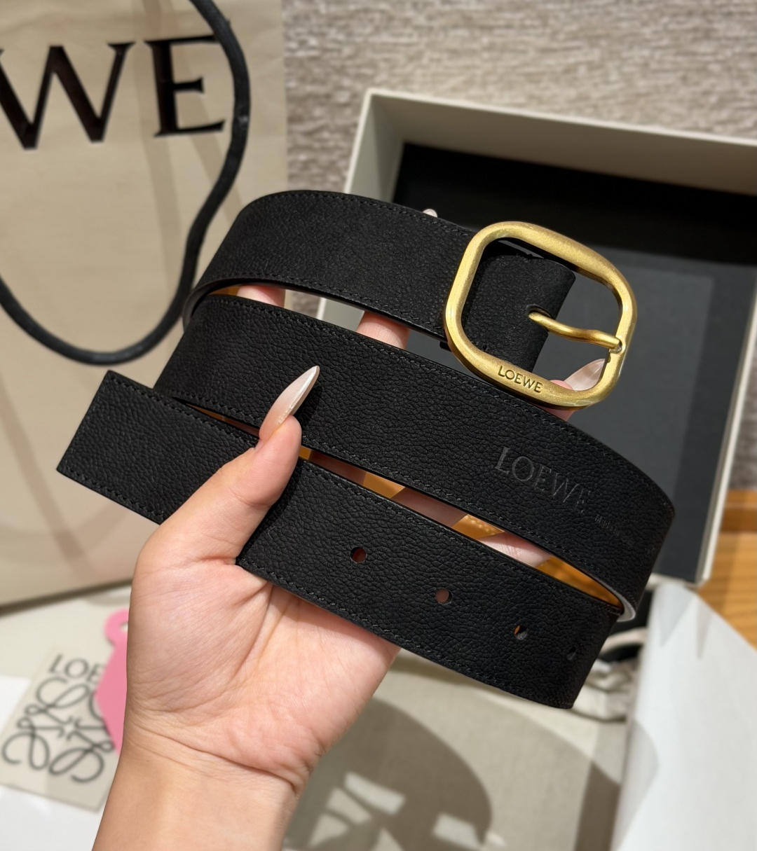 意威家✨ Rounded soft belt in nubuck calfskin 10mm 牛巴革柔软