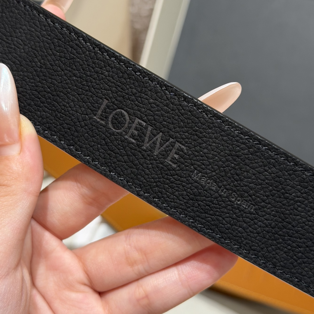 意威家✨ Rounded soft belt in nubuck calfskin 10mm 牛巴革柔软