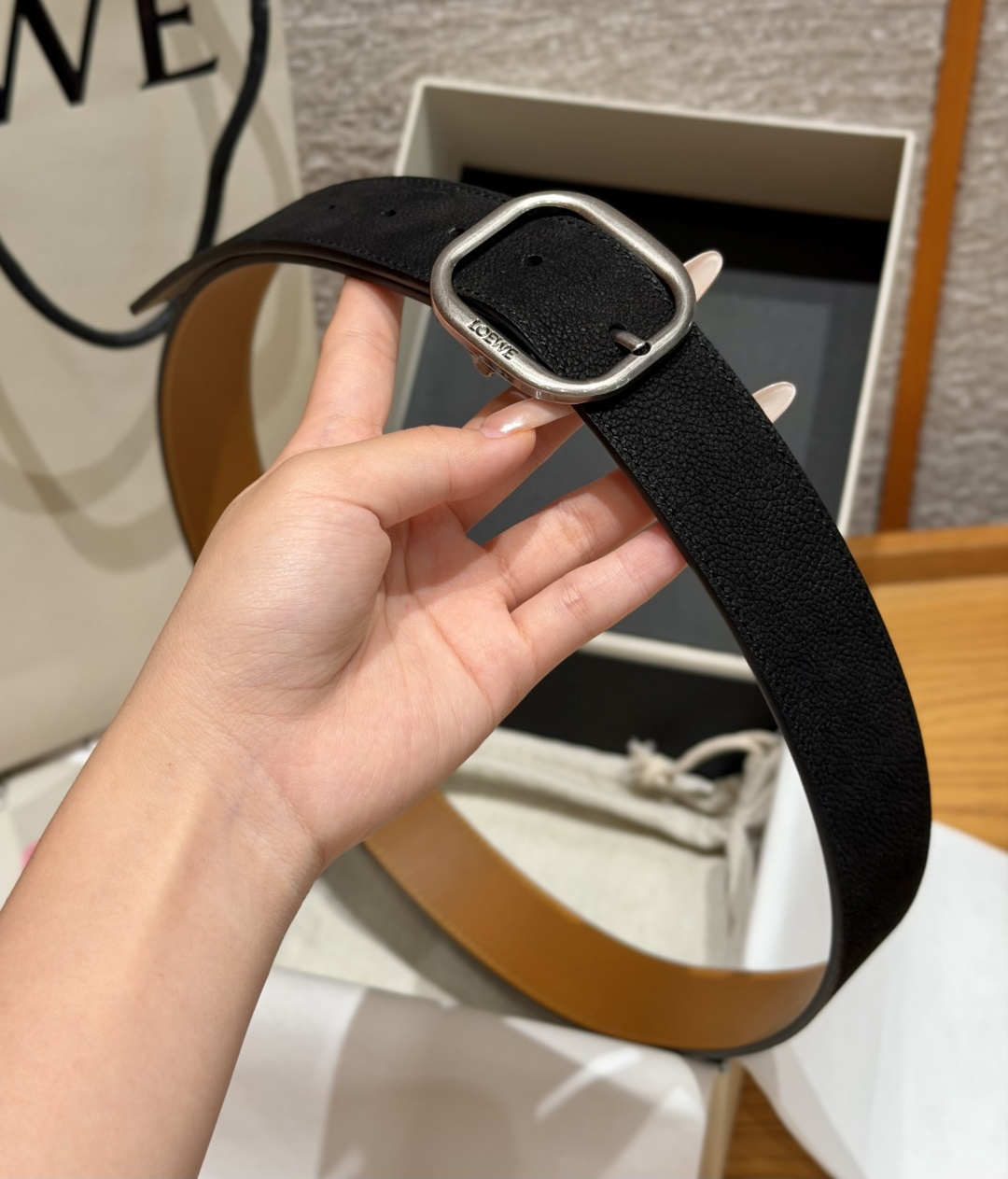 意威家✨ Rounded soft belt in nubuck calfskin 10mm 牛巴革柔软 意威家✨ Rounded soft belt in nubuck calfskin 10mm 牛巴革柔软