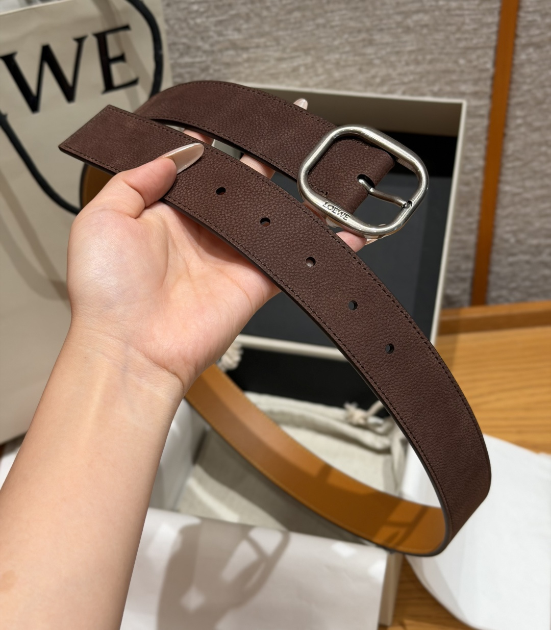 意威家✨ Rounded soft belt in nubuck calfskin 10mm 牛巴革柔软