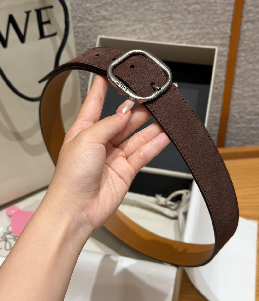 意威家✨ Rounded soft belt in nubuck calfskin 10mm 牛巴革柔软