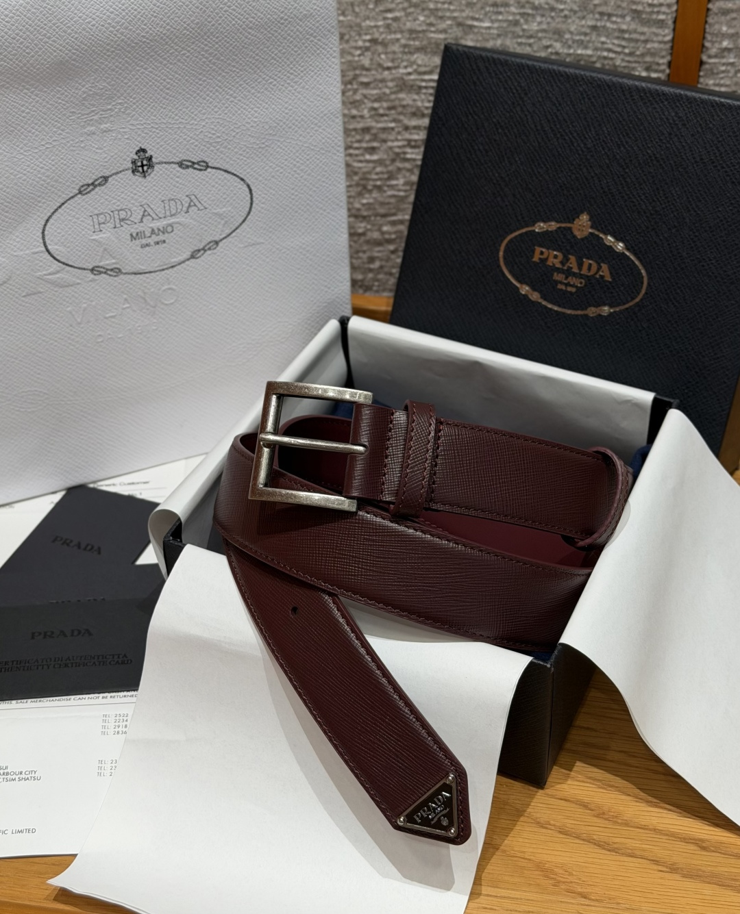 普家✨ Leather Belt 33mm 皮革腰带此款腰带设计简约精致，采用细腻皮革打造，呈现柔软自然