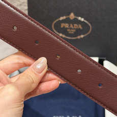 普家✨ Leather Belt 33mm 皮革腰带此款腰带设计简约精致,采用细腻皮革打造,呈现柔软自然 普家✨ Leather Belt 33mm 皮革腰带此款腰带设计简约精致,采用细腻皮革打造,呈现柔软自然