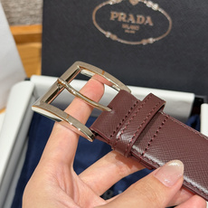 普家✨ Leather Belt 33mm 皮革腰带此款腰带设计简约精致,采用细腻皮革打造,呈现柔软自然 普家✨ Leather Belt 33mm 皮革腰带此款腰带设计简约精致,采用细腻皮革打造,呈现柔软自然