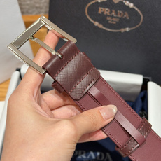 普家✨ Leather Belt 33mm 皮革腰带此款腰带设计简约精致,采用细腻皮革打造,呈现柔软自然 普家✨ Leather Belt 33mm 皮革腰带此款腰带设计简约精致,采用细腻皮革打造,呈现柔软自然