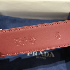 普家✨ Leather Belt 33mm 皮革腰带此款腰带设计简约精致,采用细腻皮革打造,呈现柔软自然 普家✨ Leather Belt 33mm 皮革腰带此款腰带设计简约精致,采用细腻皮革打造,呈现柔软自然