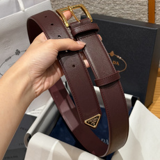 普家✨ Leather Belt 33mm 皮革腰带此款腰带设计简约精致,采用细腻皮革打造,呈现柔软自然 普家✨ Leather Belt 33mm 皮革腰带此款腰带设计简约精致,采用细腻皮革打造,呈现柔软自然