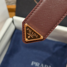 普家✨ Leather Belt 33mm 皮革腰带此款腰带设计简约精致,采用细腻皮革打造,呈现柔软自然 普家✨ Leather Belt 33mm 皮革腰带此款腰带设计简约精致,采用细腻皮革打造,呈现柔软自然