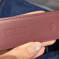 普家✨ Leather Belt 33mm 皮革腰带此款腰带设计简约精致,采用细腻皮革打造,呈现柔软自然 普家✨ Leather Belt 33mm 皮革腰带此款腰带设计简约精致,采用细腻皮革打造,呈现柔软自然