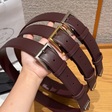 普家✨ Leather Belt 33mm 皮革腰带此款腰带设计简约精致,采用细腻皮革打造,呈现柔软自然 普家✨ Leather Belt 33mm 皮革腰带此款腰带设计简约精致,采用细腻皮革打造,呈现柔软自然