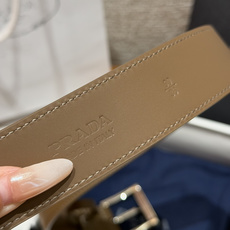 普家✨ Leather Belt 33mm 皮革腰带此款腰带设计简约精致,采用细腻皮革打造,呈现柔软自然 普家✨ Leather Belt 33mm 皮革腰带此款腰带设计简约精致,采用细腻皮革打造,呈现柔软自然