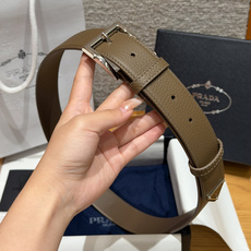 普家✨ Leather Belt 33mm 皮革腰带此款腰带设计简约精致,采用细腻皮革打造,呈现柔软自然 普家✨ Leather Belt 33mm 皮革腰带此款腰带设计简约精致,采用细腻皮革打造,呈现柔软自然