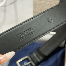 普家✨ Leather Belt 33mm 皮革腰带此款腰带设计简约精致,采用细腻皮革打造,呈现柔软自然 普家✨ Leather Belt 33mm 皮革腰带此款腰带设计简约精致,采用细腻皮革打造,呈现柔软自然