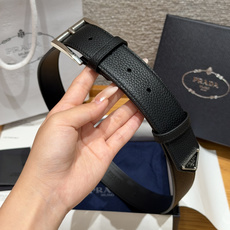 普家✨ Leather Belt 33mm 皮革腰带此款腰带设计简约精致,采用细腻皮革打造,呈现柔软自然 普家✨ Leather Belt 33mm 皮革腰带此款腰带设计简约精致,采用细腻皮革打造,呈现柔软自然