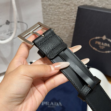 普家✨ Leather Belt 33mm 皮革腰带此款腰带设计简约精致,采用细腻皮革打造,呈现柔软自然 普家✨ Leather Belt 33mm 皮革腰带此款腰带设计简约精致,采用细腻皮革打造,呈现柔软自然